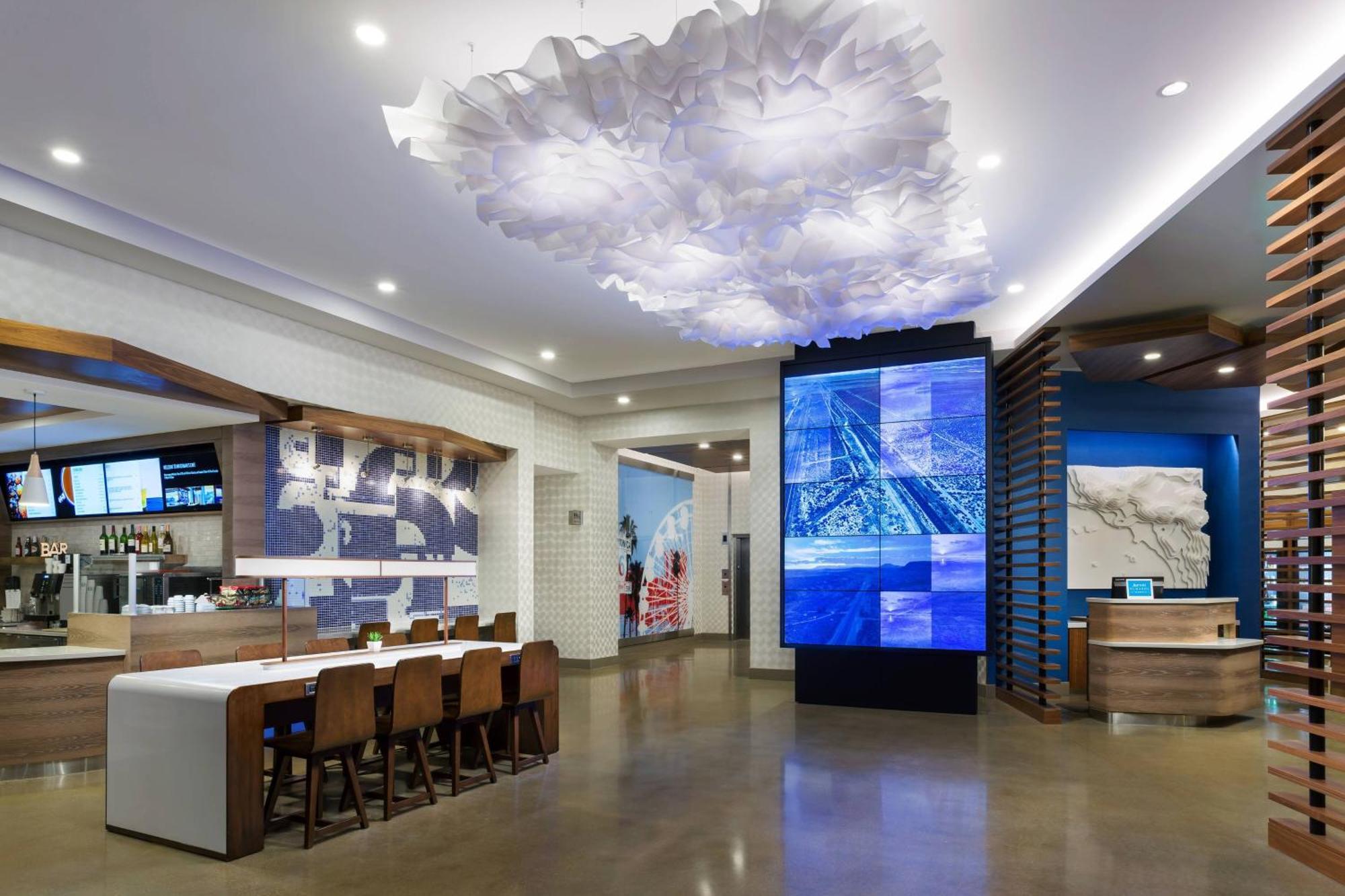 Courtyard By Marriott Santa Monica Hotel Eksteriør billede