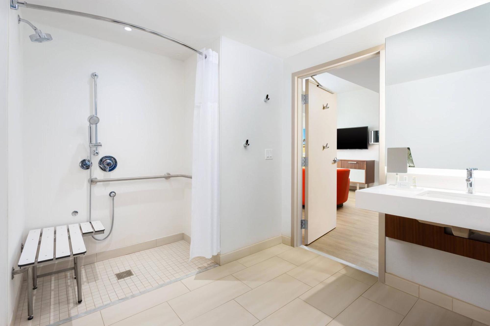 Courtyard By Marriott Santa Monica Hotel Eksteriør billede