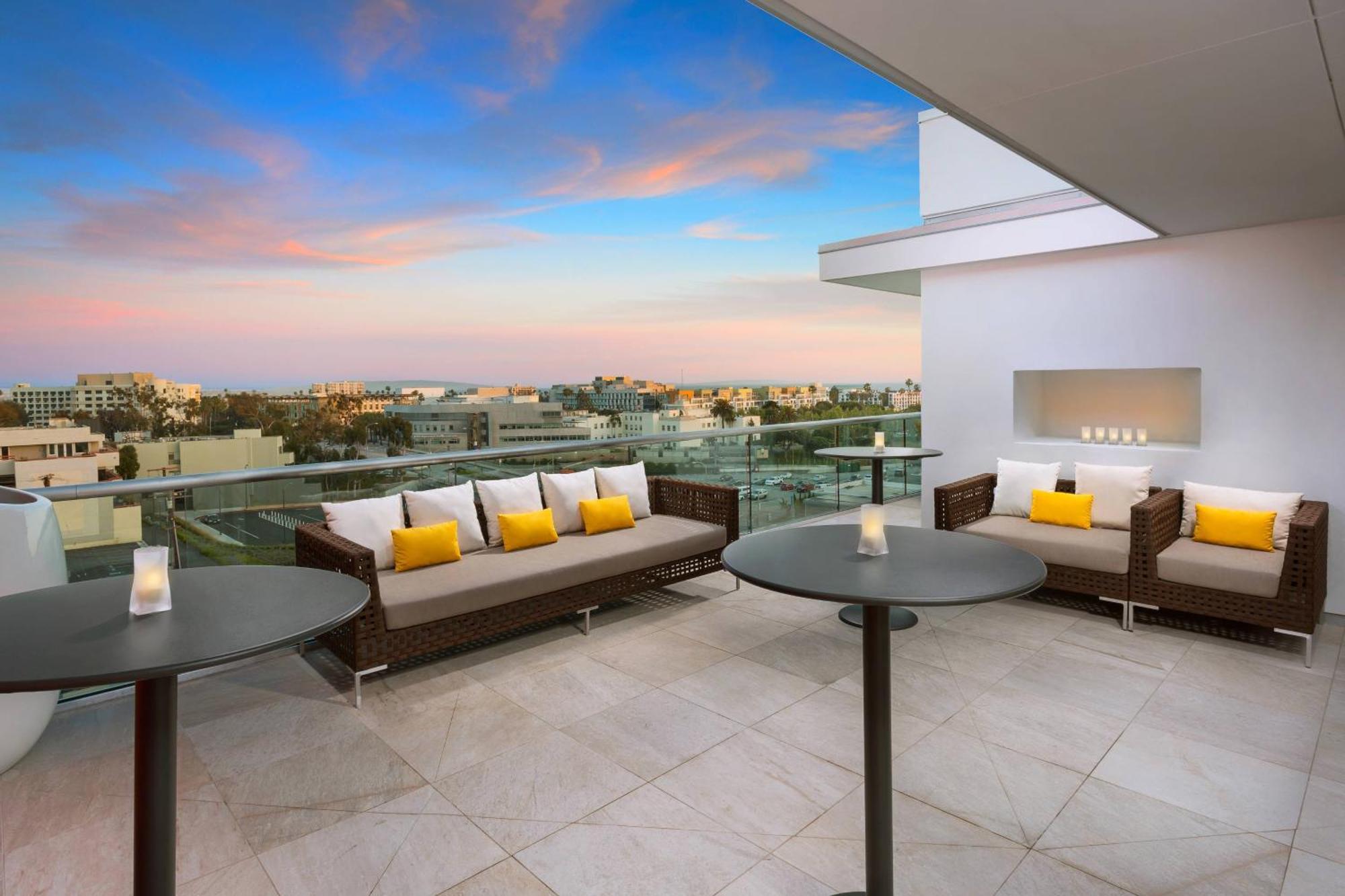 Courtyard By Marriott Santa Monica Hotel Eksteriør billede