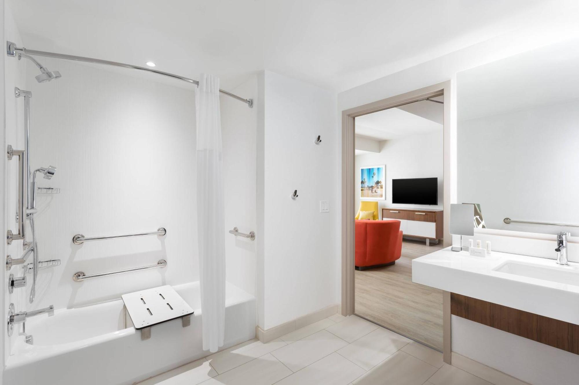 Courtyard By Marriott Santa Monica Hotel Eksteriør billede