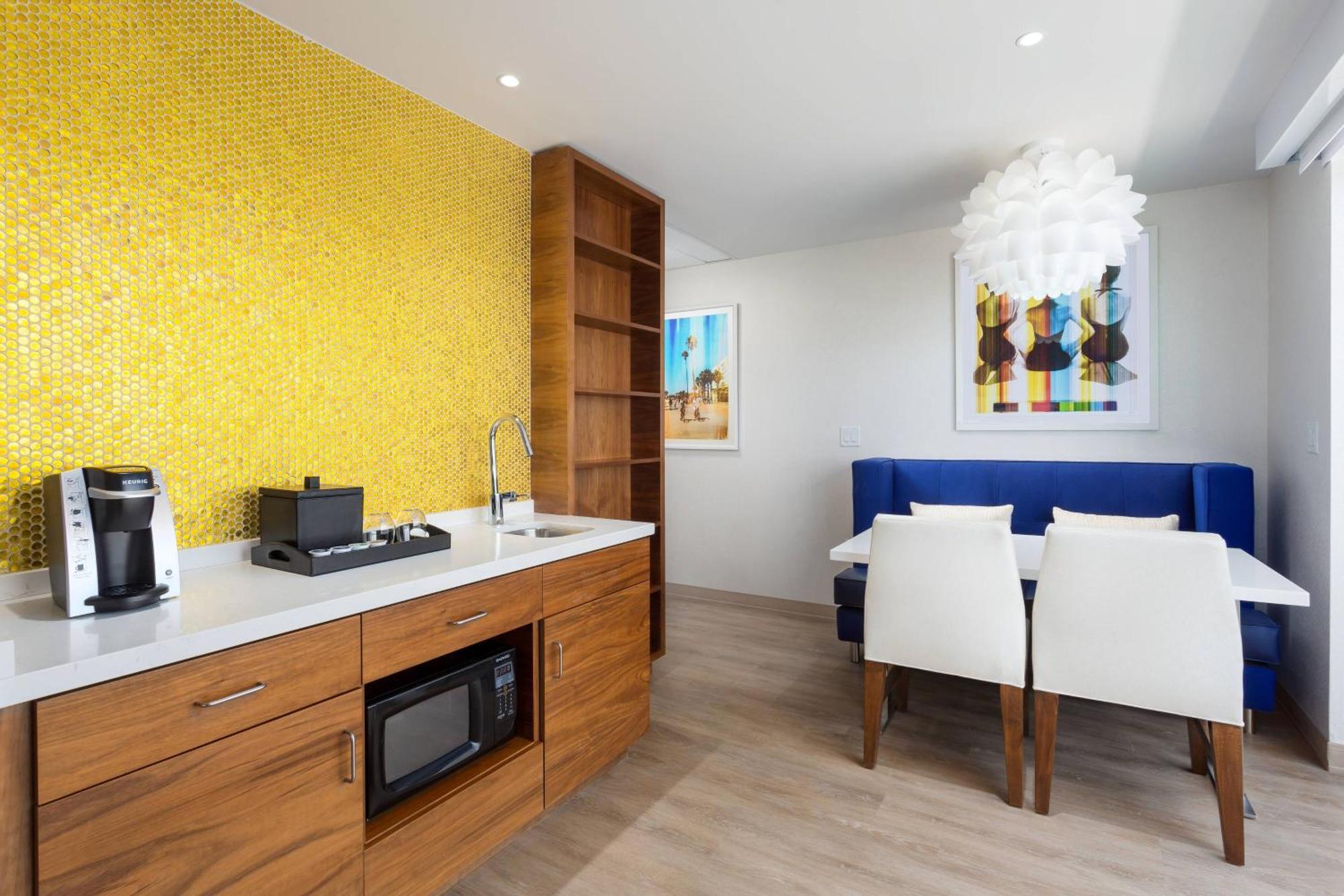 Courtyard By Marriott Santa Monica Hotel Eksteriør billede